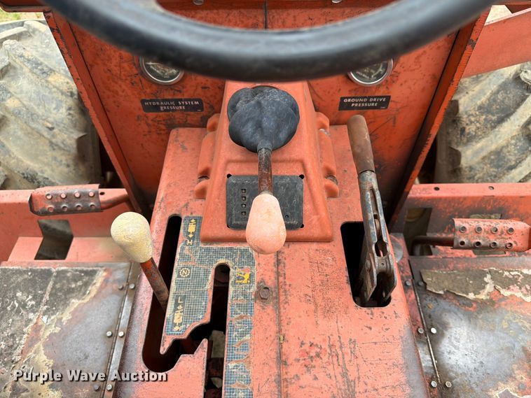 image for item ER1904 Ditch Witch 7610 trencher