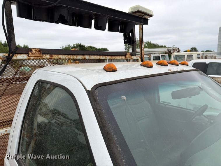 image for item ER1906 2006 Ford F450 flatbed truck