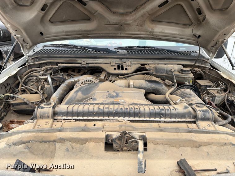 image for item ER1906 2006 Ford F450 flatbed truck