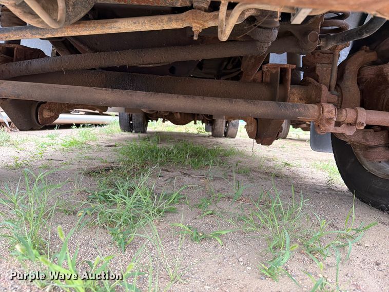 image for item ER1906 2006 Ford F450 flatbed truck