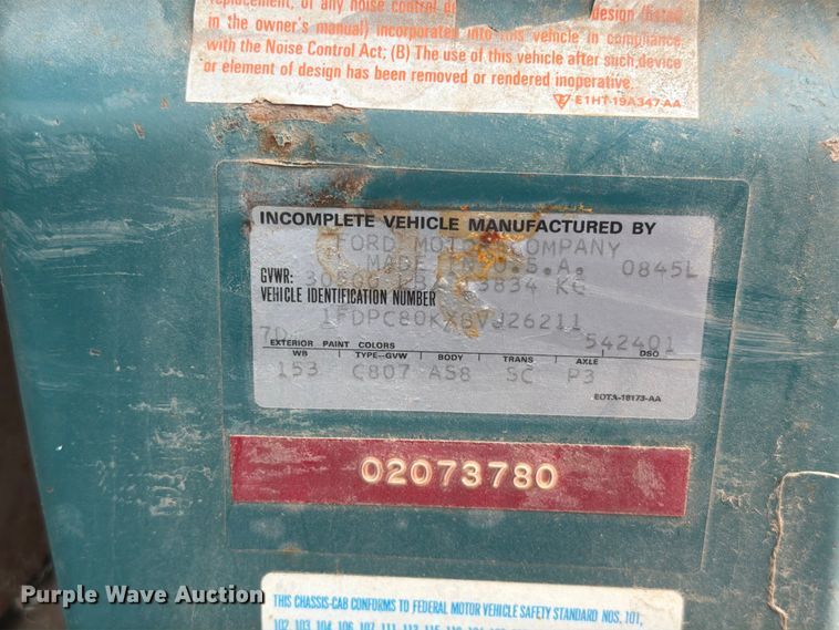 image for item ER1910 1981 Ford C800 digger derrick truck