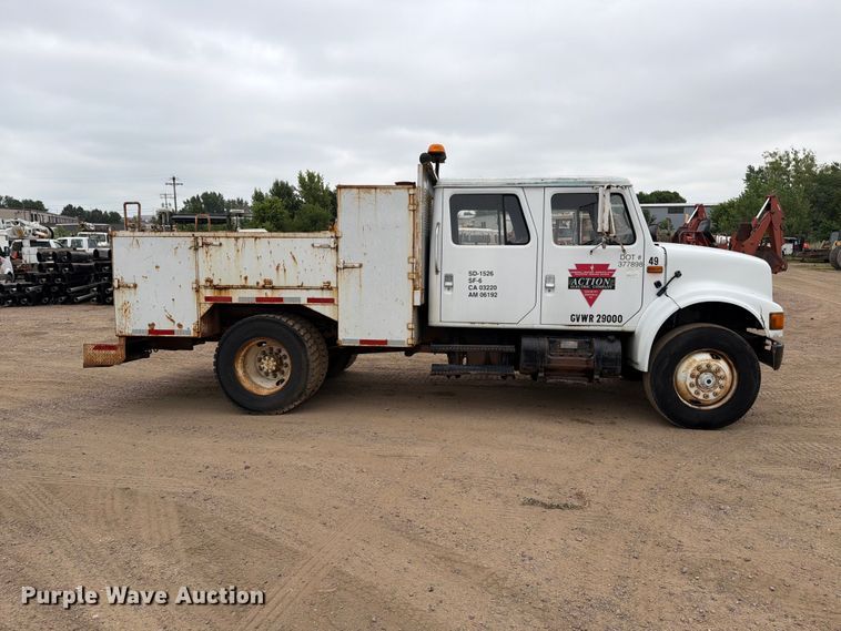 image for item ER1911 1993 International 4700 Crew Cab utility / service truck