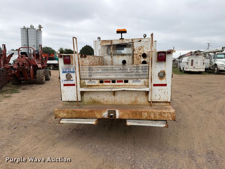 image for item ER1911 1993 International 4700 Crew Cab utility / service truck