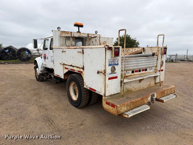 image for item ER1911 1993 International 4700 Crew Cab utility / service truck