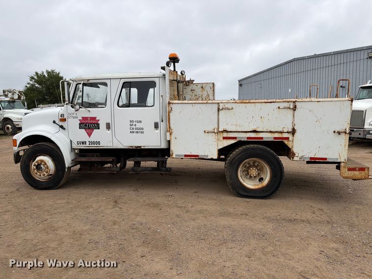 image for item ER1911 1993 International 4700 Crew Cab utility / service truck