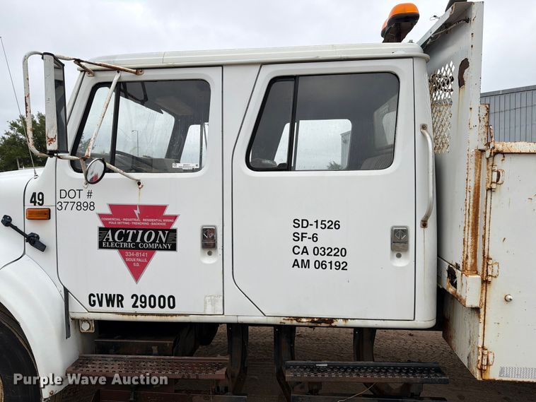 image for item ER1911 1993 International 4700 Crew Cab utility / service truck
