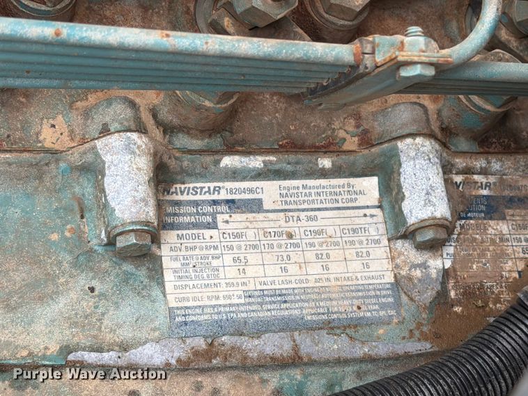 image for item ER1911 1993 International 4700 Crew Cab utility / service truck