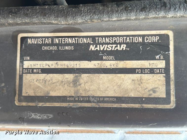 image for item ER1911 1993 International 4700 Crew Cab utility / service truck