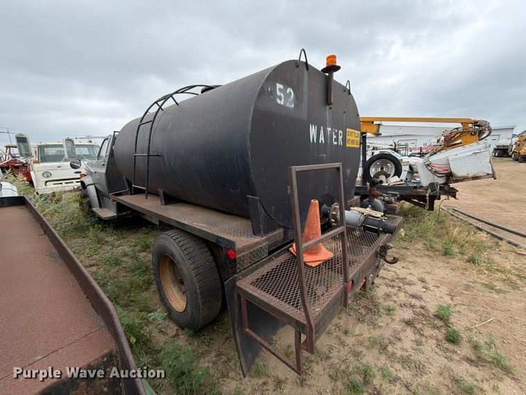 image for item ER1914 1986 GMC C7 water truck
