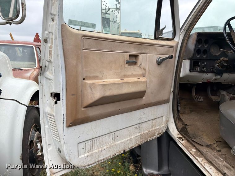 image for item ER1914 1986 GMC C7 water truck