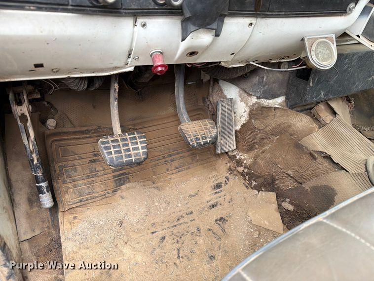 image for item ER1914 1986 GMC C7 water truck
