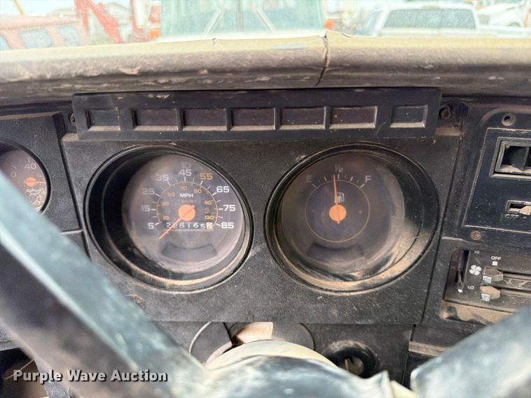 image for item ER1914 1986 GMC C7 water truck