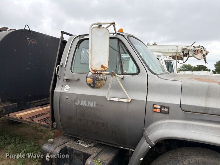 image for item ER1914 1986 GMC C7 water truck
