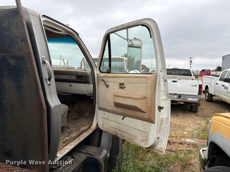 image for item ER1914 1986 GMC C7 water truck