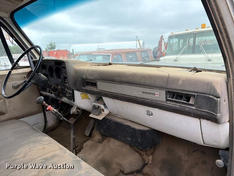 image for item ER1914 1986 GMC C7 water truck