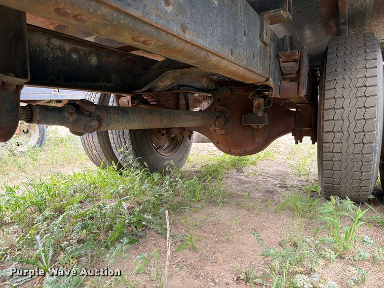 image for item ER1914 1986 GMC C7 water truck
