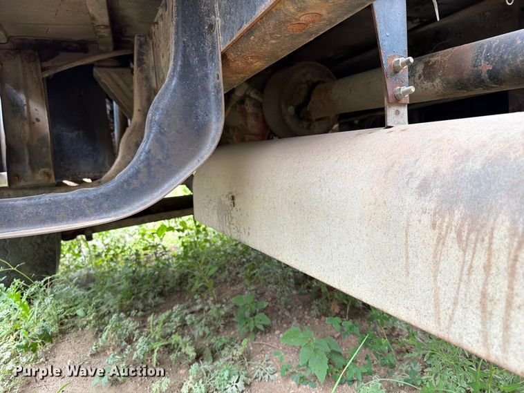 image for item ER1914 1986 GMC C7 water truck