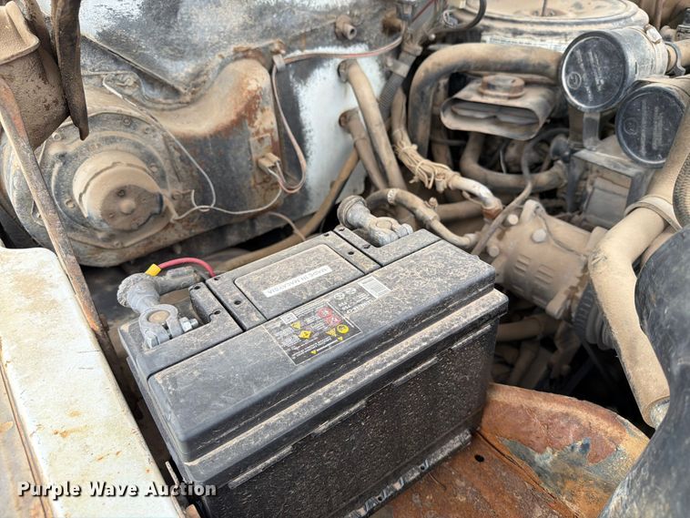 image for item ER1914 1986 GMC C7 water truck