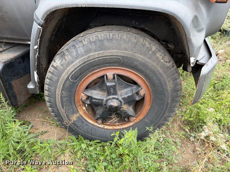 image for item ER1914 1986 GMC C7 water truck