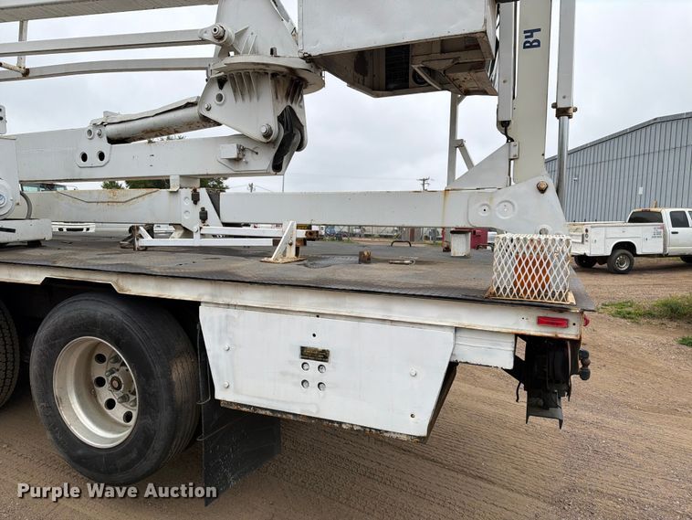 image for item ER1918 1988 GMC General under bridge inspection truck