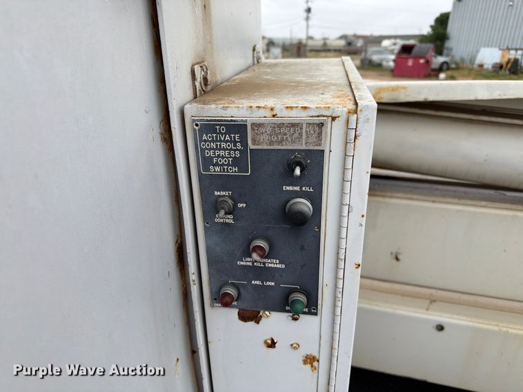 image for item ER1918 1988 GMC General under bridge inspection truck