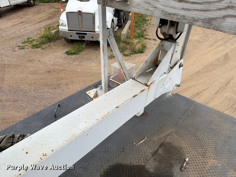 image for item ER1918 1988 GMC General under bridge inspection truck