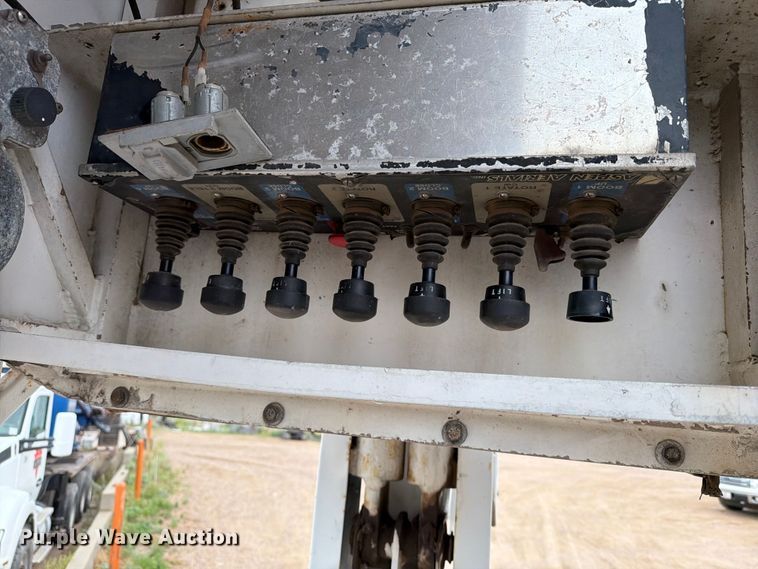 image for item ER1918 1988 GMC General under bridge inspection truck