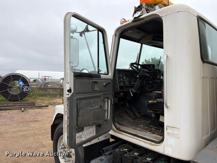 image for item ER1918 1988 GMC General under bridge inspection truck