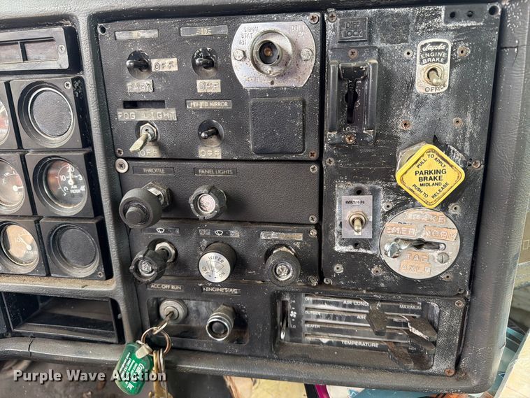 image for item ER1918 1988 GMC General under bridge inspection truck
