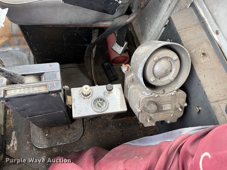 image for item ER1918 1988 GMC General under bridge inspection truck