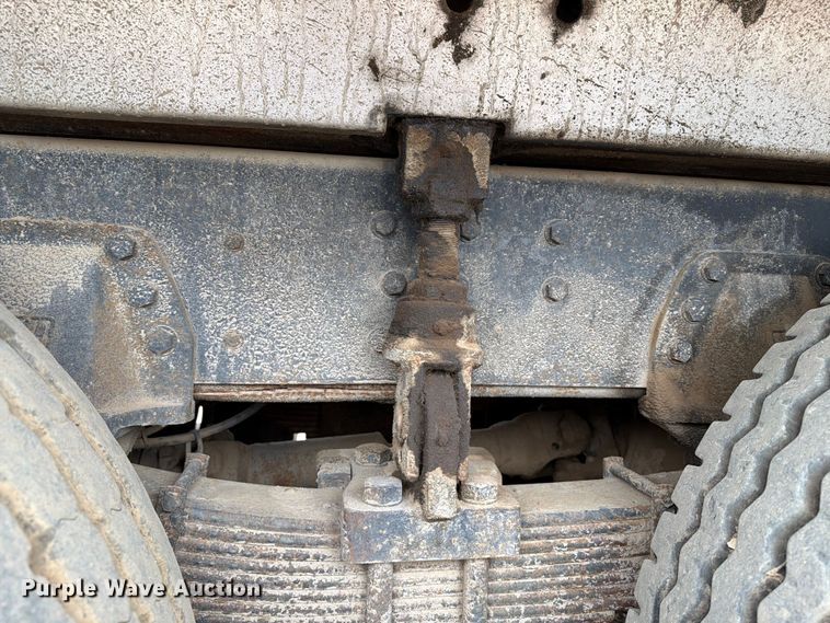 image for item ER1918 1988 GMC General under bridge inspection truck