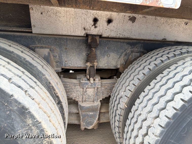 image for item ER1918 1988 GMC General under bridge inspection truck