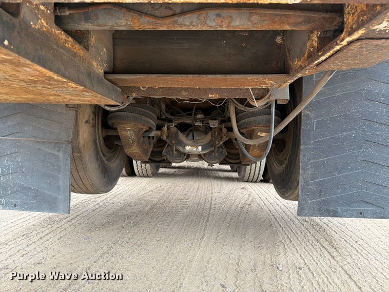 image for item ER1918 1988 GMC General under bridge inspection truck