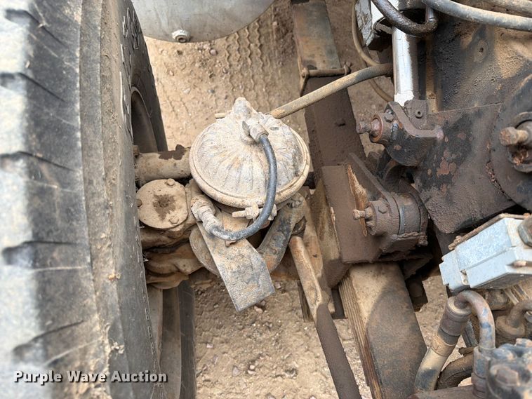 image for item ER1918 1988 GMC General under bridge inspection truck