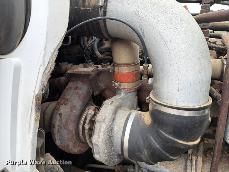 image for item ER1918 1988 GMC General under bridge inspection truck