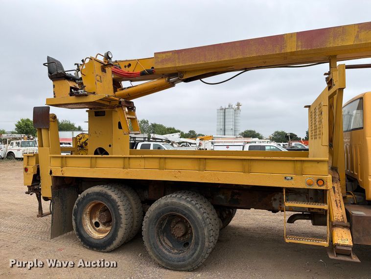 image for item ER1919 1991 GMC C7 digger derrick truck