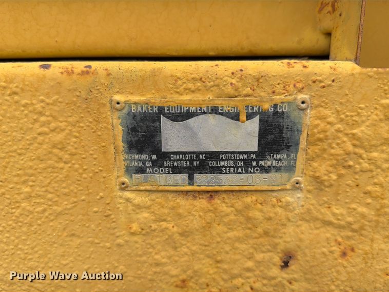 image for item ER1919 1991 GMC C7 digger derrick truck
