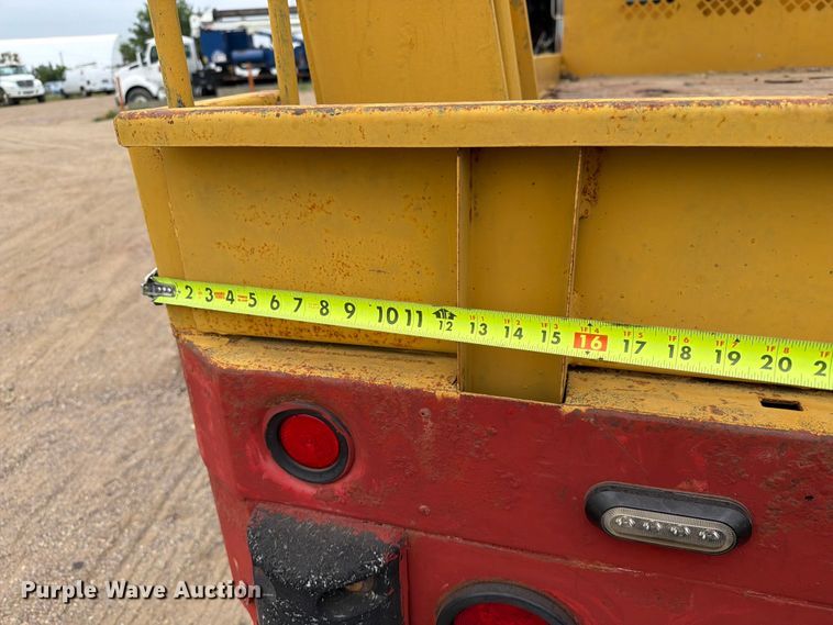 image for item ER1919 1991 GMC C7 digger derrick truck
