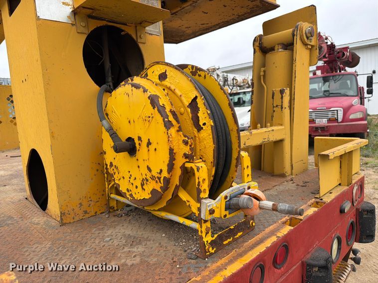 image for item ER1919 1991 GMC C7 digger derrick truck
