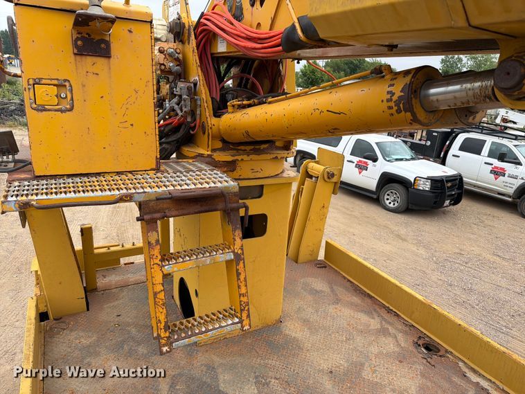 image for item ER1919 1991 GMC C7 digger derrick truck