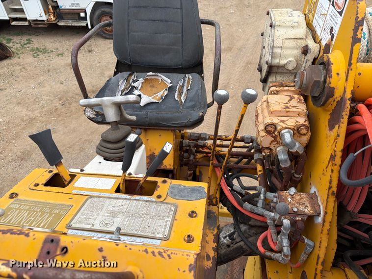 image for item ER1919 1991 GMC C7 digger derrick truck