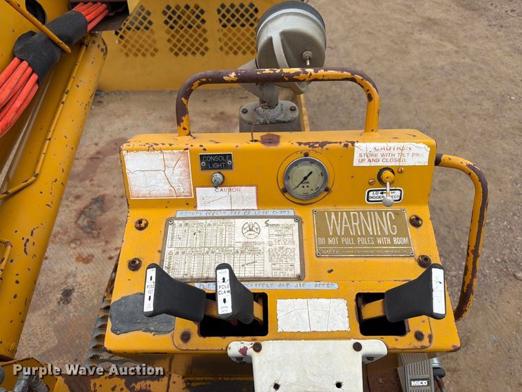 image for item ER1919 1991 GMC C7 digger derrick truck