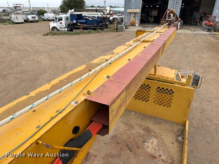 image for item ER1919 1991 GMC C7 digger derrick truck