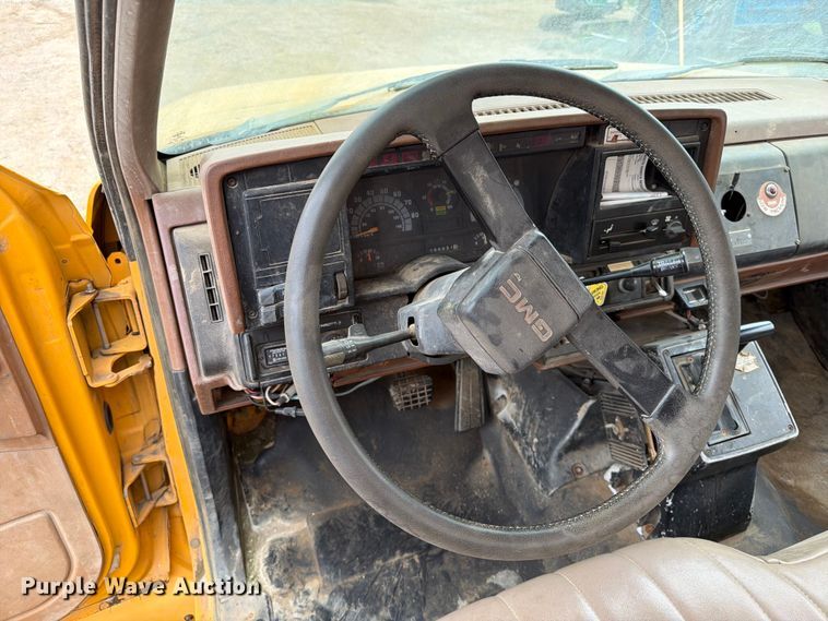 image for item ER1919 1991 GMC C7 digger derrick truck