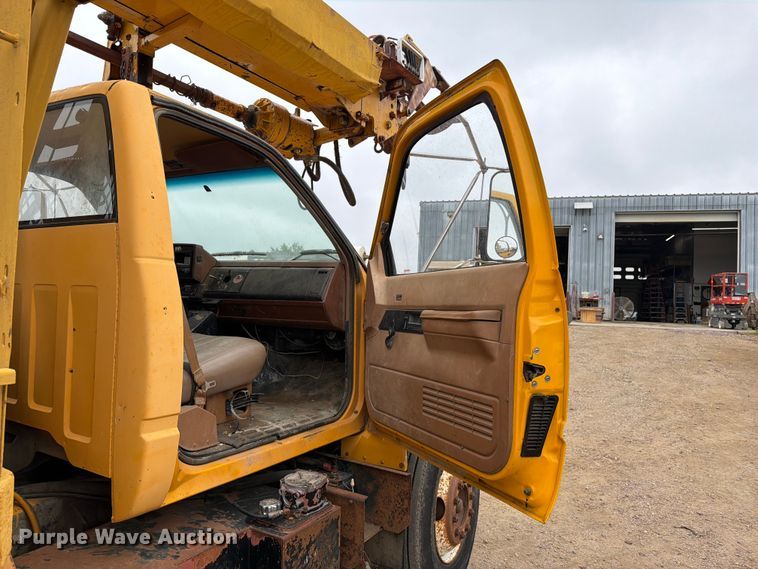 image for item ER1919 1991 GMC C7 digger derrick truck
