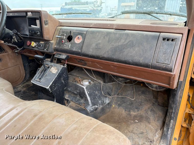image for item ER1919 1991 GMC C7 digger derrick truck