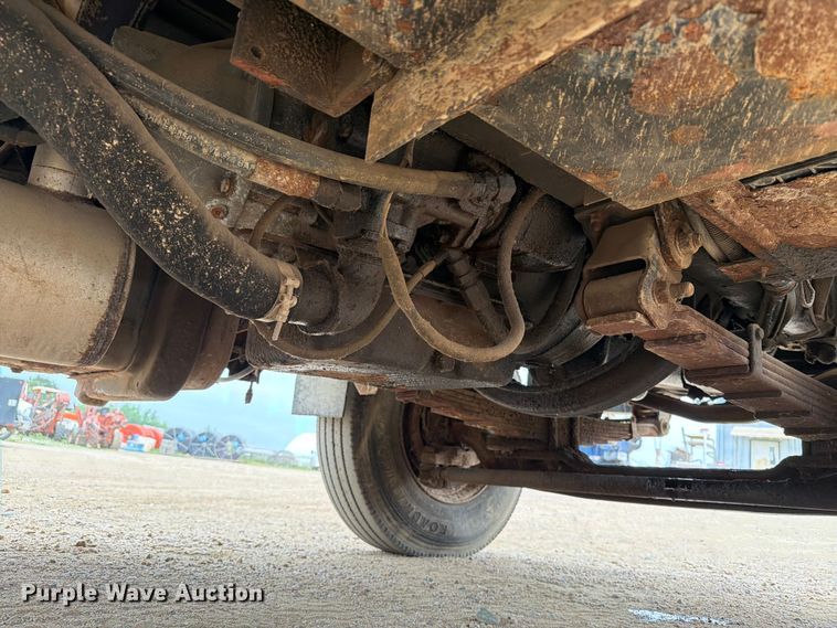 image for item ER1919 1991 GMC C7 digger derrick truck