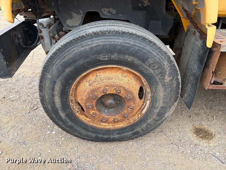 image for item ER1919 1991 GMC C7 digger derrick truck