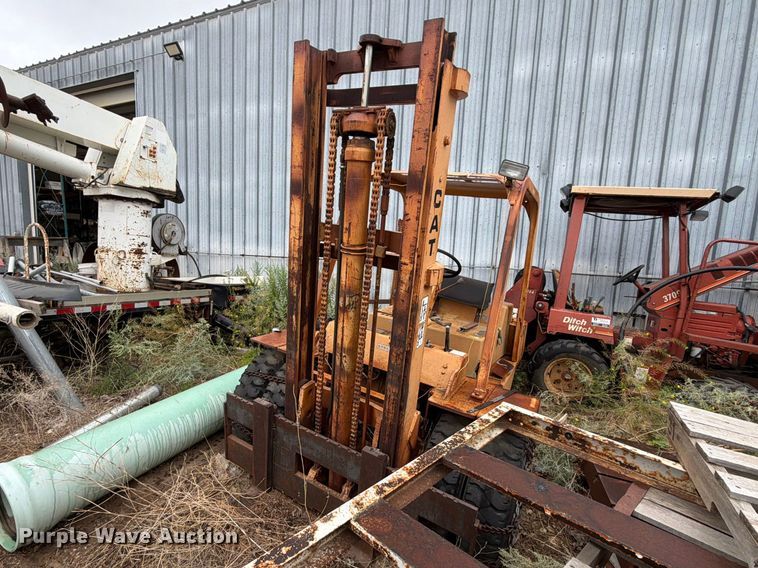 Caterpillar V80D forklift