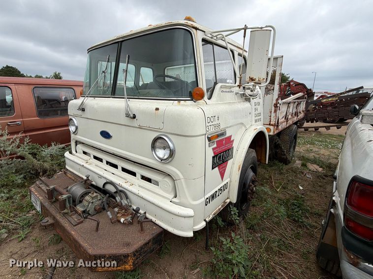 image for item ER1927 1986 Ford C800 dump truck